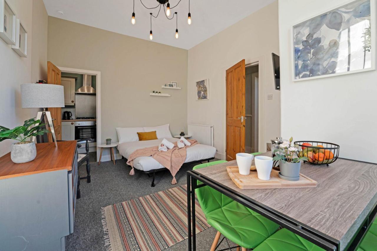 Cozy With Character Logie Green Central Main Door Flat Edimburgo Esterno foto